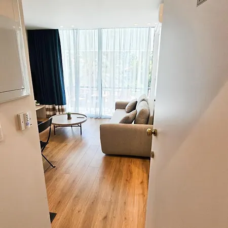 아파트 The Colors Of 라르나카